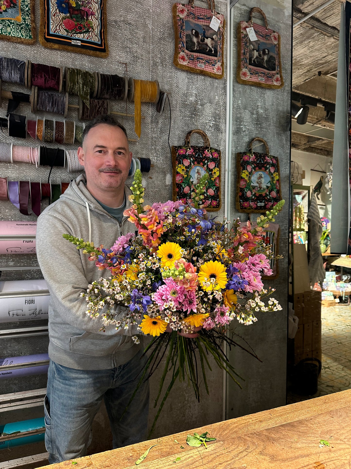 Blumenstrauß kräftig bunt